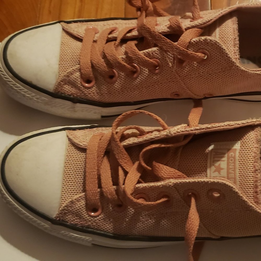 Pink Converse-size 7